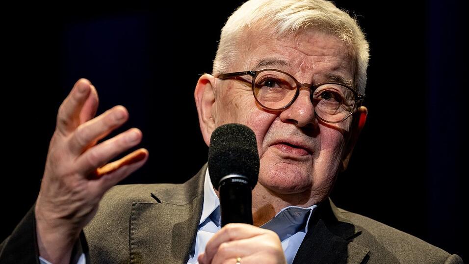 Europas Staats- und Regierungschefs näherten sich Donald Trump «auf breiter Schleimspur», kommentiert Joschka Fischer. (Archivbild) Europas Staats- und Regierungschefs näherten sich Donald Trump «auf breiter Schleimspur», kommentiert Joschka Fischer. (Archivbild)