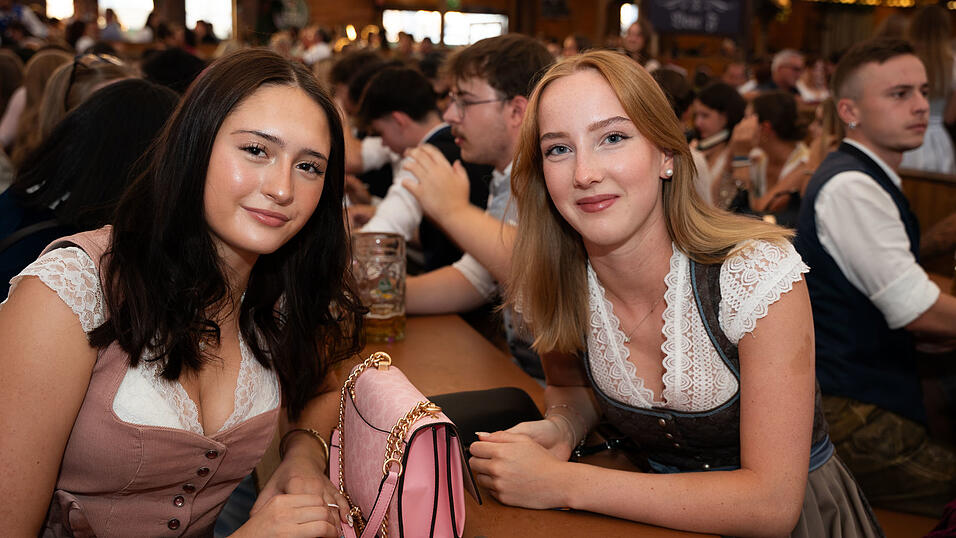 Die Partybilder vom Mittwoch, 12. August, aus dem Festzelt Wenisch. Die Partybilder vom Mittwoch, 12. August, aus dem Festzelt Wenisch.