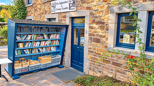 Bücher über Bücher: Redu ist seit 1984 das erste „Bücherdorf“ Belgiens. Buchhandlungen sind hier in Backsteinhäusern, alten Scheunen, Stallungen und Werkstätten untergebracht. Bücher über Bücher: Redu ist seit 1984 das erste „Bücherdorf“ Belgiens. Buchhandlungen sind hier in Backsteinhäusern, alten Scheunen, Stallungen und Werkstätten untergebracht.