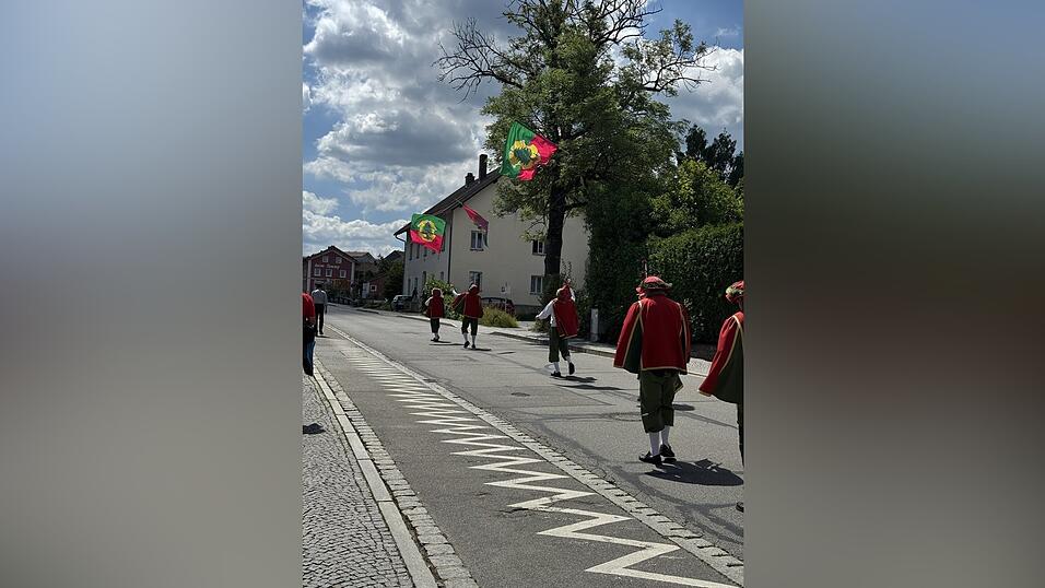 Hoch flogen die Fahnen