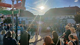 Line Dance hat längst eine große Fangemeinde im Bayerischen Wald. Line Dance hat längst eine große Fangemeinde im Bayerischen Wald.