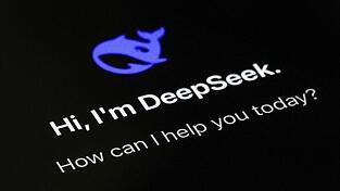 DeepSeek aus China will seine Künstliche Intelligenz sehr günstig entwickelt haben.