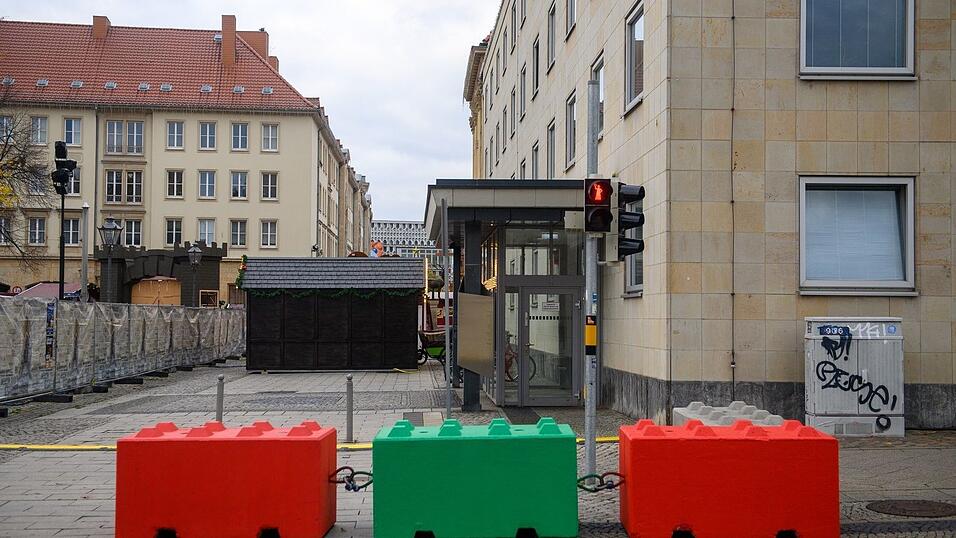 Laut dem Landesverwaltungsamt schaffe der Veranstalter mit dem Weihnachtsmarkt ein potenzielles Anschlagsziel. Laut dem Landesverwaltungsamt schaffe der Veranstalter mit dem Weihnachtsmarkt ein potenzielles Anschlagsziel.