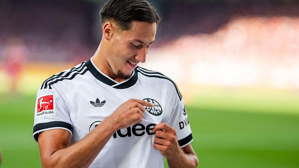 Younes Ebnoutalib könnte künftig das DFB-Trikot mit dem Adler tragen. (Archivbild) Younes Ebnoutalib könnte künftig das DFB-Trikot mit dem Adler tragen. (Archivbild)