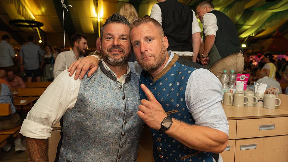 Die Partybilder vom Donnerstag, 17. August 2023, aus dem Festzelt Reisinger. Die Partybilder vom Donnerstag, 17. August 2023, aus dem Festzelt Reisinger.