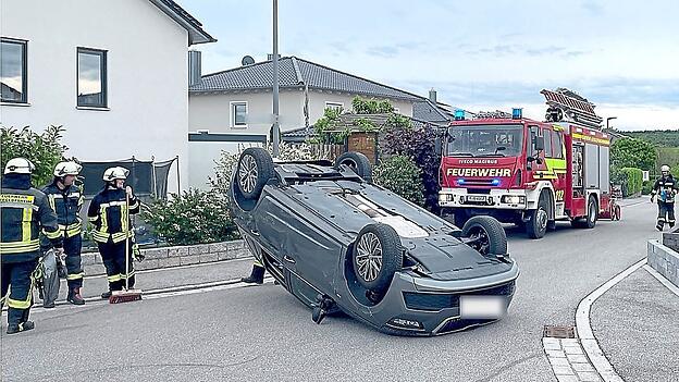 Die Feuerwehr sicherte die Unfallstelle ab.