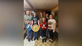 Jugendk&ouml;nig Jonas F&uuml;rst mit den Rittern und den Preisgewinnern