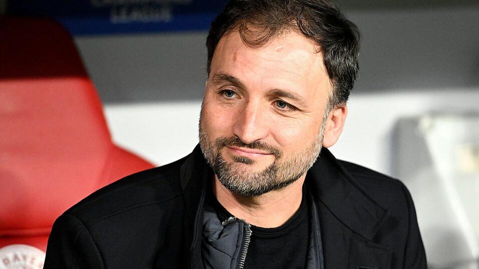 Gr&uuml;&szlig;t von der Tabellenspitze: Bayern-Coach Jos&eacute; Barcala. (Archivbild)