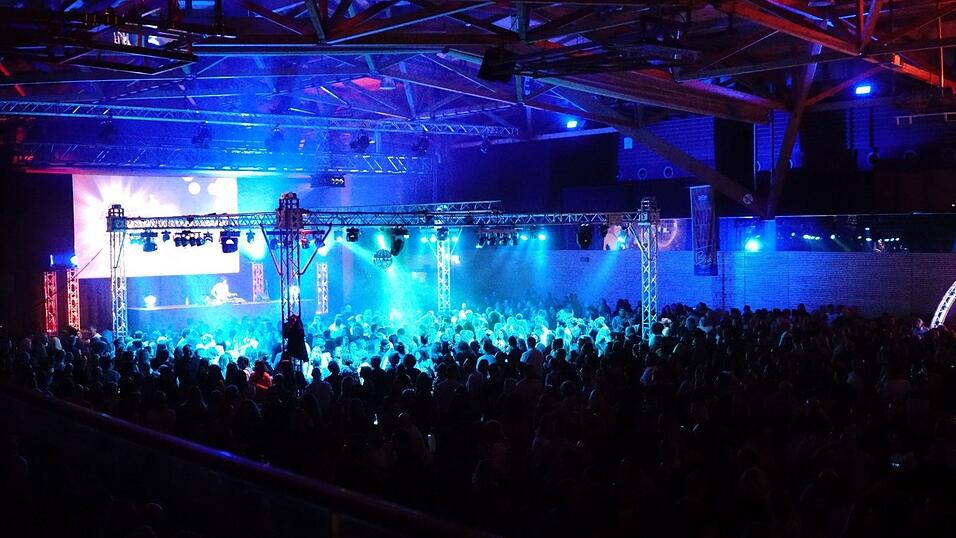 Das Partyvolk kam voll auf seine Kosten. Das Partyvolk kam voll auf seine Kosten.