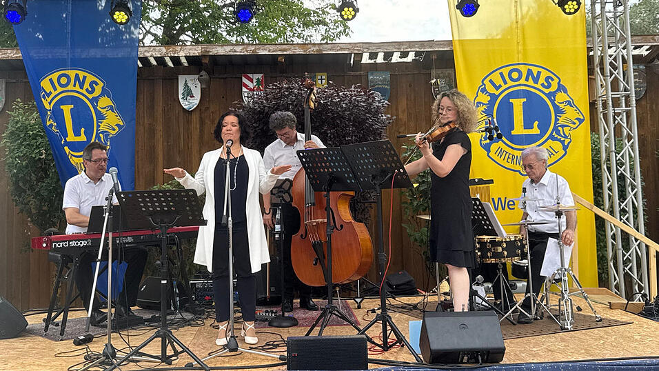 Das Schlossensemble Svenja Kruse begeisterte mit dem Konzert „Summertime“. Das Schlossensemble Svenja Kruse begeisterte mit dem Konzert „Summertime“.