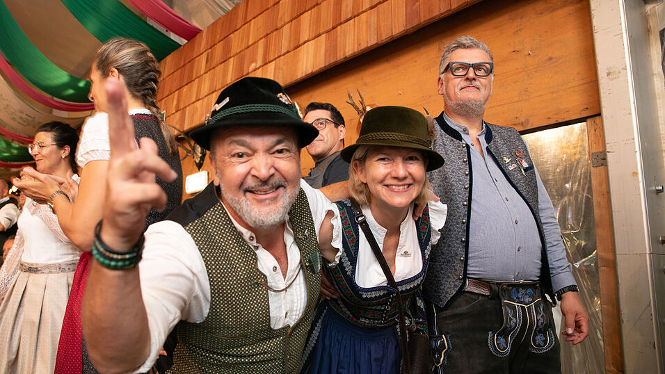 Die Partybilder vom Sonntag, 17. August, aus dem Festzelt Weckmann. Die Partybilder vom Sonntag, 17. August, aus dem Festzelt Weckmann.