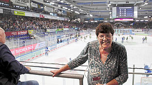 Helga Engl beim Heimspiel-Auftakt im Tigers-Stadion am 14. September.