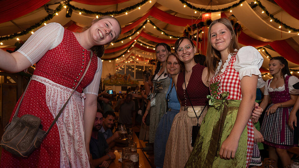 Die Partybilder vom Samstag, 19. August 2023, aus dem Festzelt Greindl. Die Partybilder vom Samstag, 19. August 2023, aus dem Festzelt Greindl.