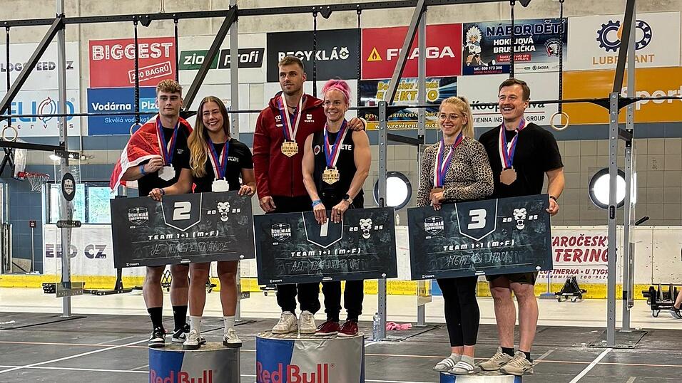 Mathias Multerer (r.) und Theresa Raab bei der Siegerehrung