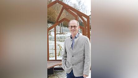 Seit sechs Jahren ist Bürgermeister Edi Hochmuth im Amt. Als Kandidat der Reichenbacher Freie Wähler möchte er gern das fortsetzen, was er mit Unterstützung des Gemeinderates und der Verwaltung begonnen hat. Seit sechs Jahren ist Bürgermeister Edi Hochmuth im Amt. Als Kandidat der Reichenbacher Freie Wähler möchte er gern das fortsetzen, was er mit Unterstützung des Gemeinderates und der Verwaltung begonnen hat.