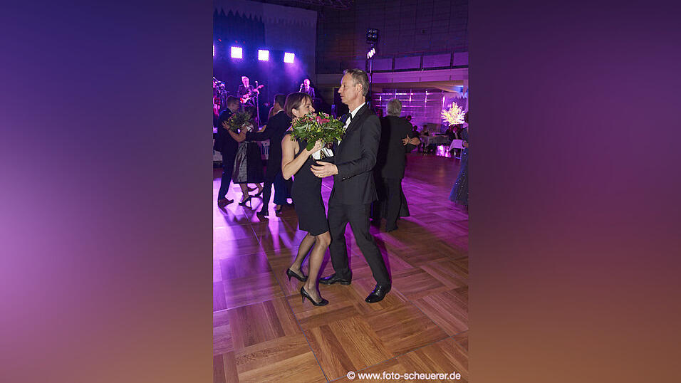 Die Metzgerzunft hat am Samstagabend in die Joseph-von-Fraunhofer-Halle eingeladen. Die Metzgerzunft hat am Samstagabend in die Joseph-von-Fraunhofer-Halle eingeladen.