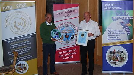 Ehrung des Züchters des Jahres 2019 Georg Müller mit Vorsitzendem Franz Hiergeist.