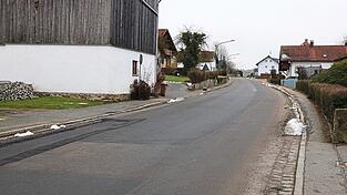 Der dritte Abschnitt der Ortsdurchfahrt Geigant erfolgt ebenfalls im Vollausbau und wird in zwei Etappen durchgeführt. Die Erste beginnt beim Gasthaus Schall und geht bis zur Zellstraße, die Zweite von der Zellstraße bis zum Ortsende auf Höhe der Autowerkstatt Gruber.