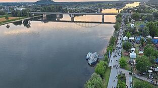 Das Donaufest hat viele Menschen aus nah und fern an die Promenade gelockt.