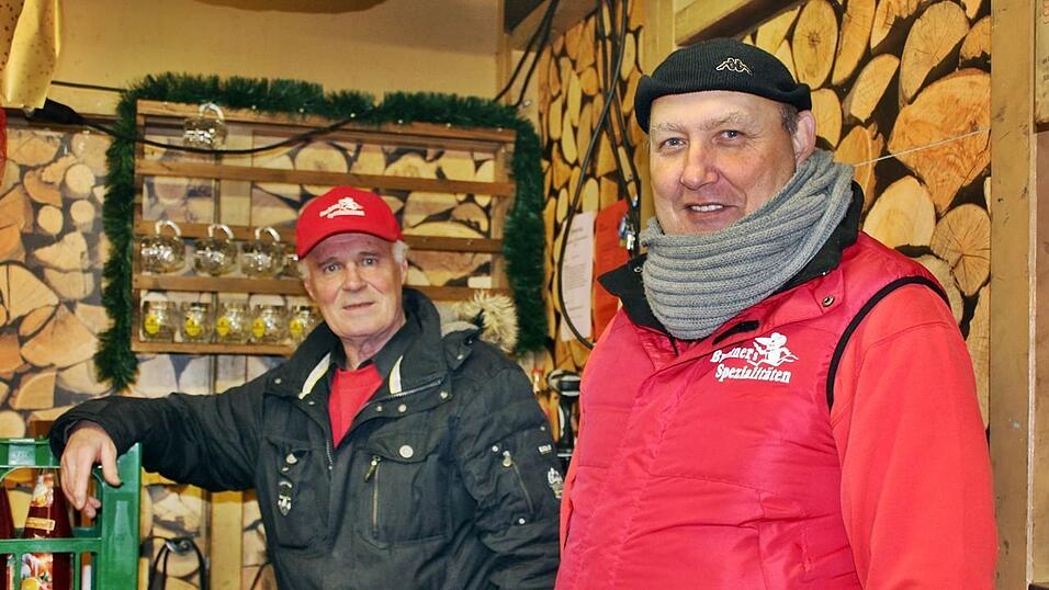 Am Donnerstagabend ist der Landshuter Christkindlmarkt eröffnet worden. Am Donnerstagabend ist der Landshuter Christkindlmarkt eröffnet worden.