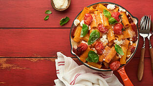 Das Rezept für eine sehr schnelle Tomatensauce gibt es heute als Tipp der Woche. Das Rezept für eine sehr schnelle Tomatensauce gibt es heute als Tipp der Woche.