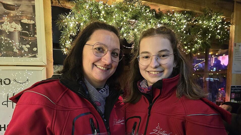 Vorweihnachtliche Stimmung bei der Waldweihnacht Forsthart Vorweihnachtliche Stimmung bei der Waldweihnacht Forsthart