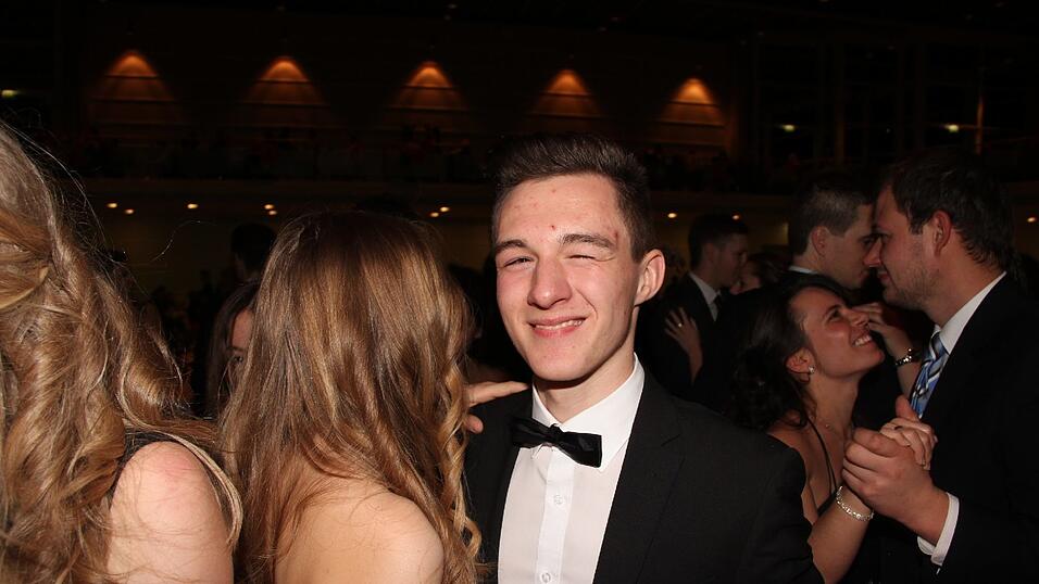 Die Bilder vom Abschlussball der Tanzschule Seidel in der Fraunhofer-Halle am 28. November. Die Bilder vom Abschlussball der Tanzschule Seidel in der Fraunhofer-Halle am 28. November.