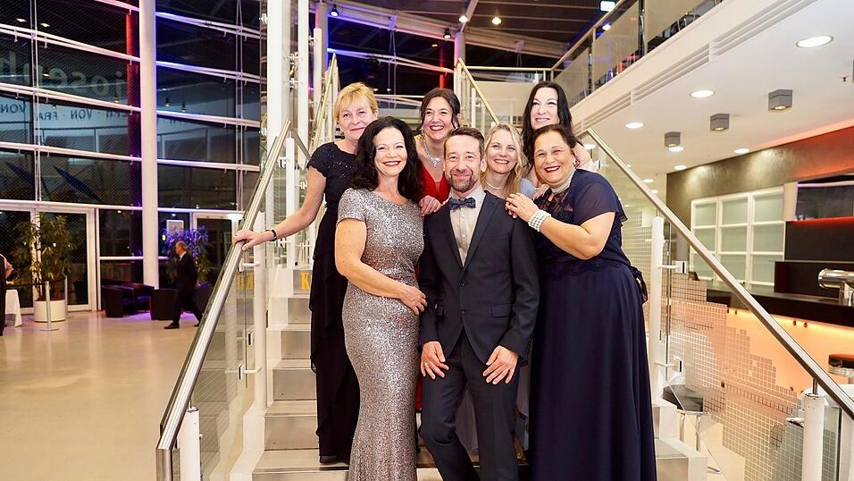 Mit dem SPD-Ball wurde am Samstag die Ballsaison in Straubing eröffnet. Mit dem SPD-Ball wurde am Samstag die Ballsaison in Straubing eröffnet.