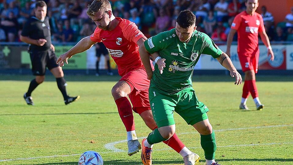 Die SpVgg Hankofen erkämpfte sich ein Unentschieden gegen die SpVgg Ansbach. Die SpVgg Hankofen erkämpfte sich ein Unentschieden gegen die SpVgg Ansbach.