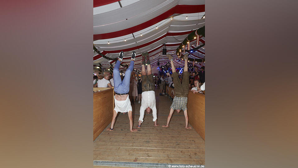 Die Partybilder vom Freitag, 15. August, aus dem Festzelt Lechner. Die Partybilder vom Freitag, 15. August, aus dem Festzelt Lechner.