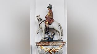 Beim Martin auf diesem Foto handelt es sich um eine Figur in der Pfarrkirche Neukirchen. Beim Martin auf diesem Foto handelt es sich um eine Figur in der Pfarrkirche Neukirchen.