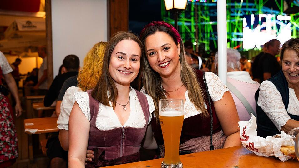 Die Partybilder vom Montag, 17. August, aus dem Festzelt Greindl. Die Partybilder vom Montag, 17. August, aus dem Festzelt Greindl.