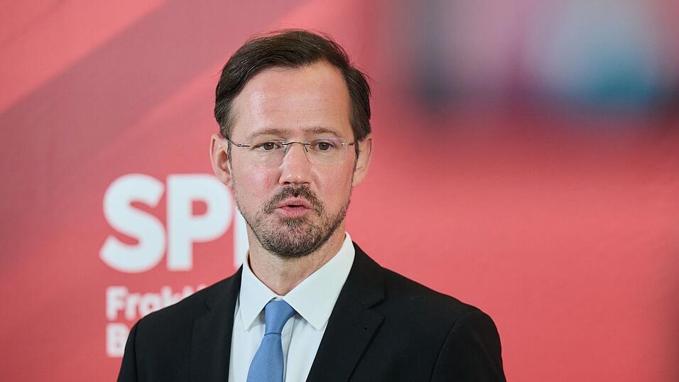 Der SPD-Fraktionsgeschäftsführer Dirk Wiese will die Ergebnisse der Rentenkommission abwarten. (Archivbild) Der SPD-Fraktionsgeschäftsführer Dirk Wiese will die Ergebnisse der Rentenkommission abwarten. (Archivbild)