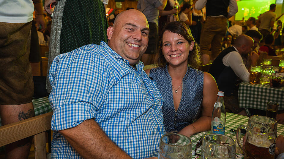 Die Partybilder vom Donnerstag, 15. August 2024, aus dem Festzelt Weckmann. Die Partybilder vom Donnerstag, 15. August 2024, aus dem Festzelt Weckmann.