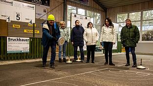 Da stehen sie noch einträchtig beisammen: Tina Winklmann (Grüne), Marianne Schieder (SPD) und Martina Englhardt-Kopf (CSU). Die Einigkeit scheint erst mal vorbei. Da stehen sie noch einträchtig beisammen: Tina Winklmann (Grüne), Marianne Schieder (SPD) und Martina Englhardt-Kopf (CSU). Die Einigkeit scheint erst mal vorbei.