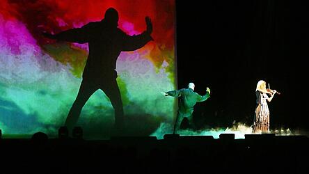 Musikalische Schattenspiele haben Georg Sosani und Martina Sp&ouml;rl geboten