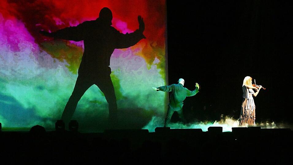 Musikalische Schattenspiele haben Georg Sosani und Martina Sp&ouml;rl geboten