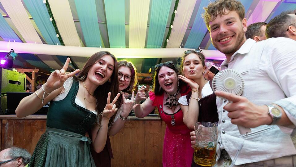 Die Partybilder vom Freitag, 7. August, aus dem Festzelt Wenisch. Die Partybilder vom Freitag, 7. August, aus dem Festzelt Wenisch.