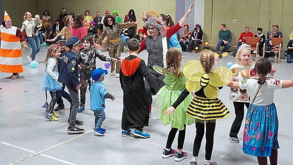 Die Kinder hatten ihren Spa&szlig; beim Ententanz.