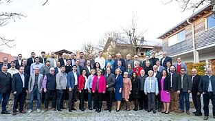 Die CSU-Kreistagskandidaten um Landratskandidatin Claudia Geilersdorfer.
