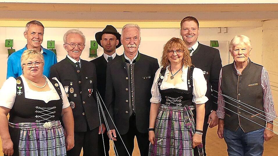 Die Ehrengäste bei der Eröffnungsfeier