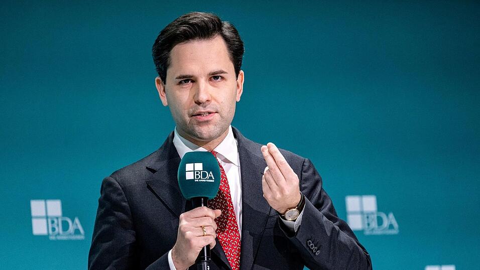 Junge-Union-Chef Johannes Winkel will nicht nachgeben. Junge-Union-Chef Johannes Winkel will nicht nachgeben.