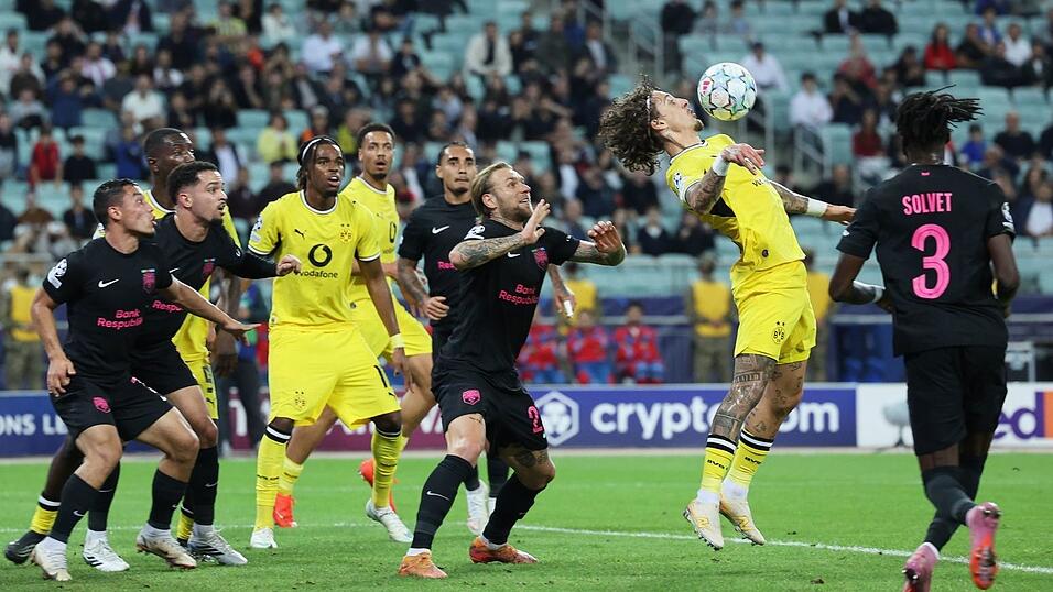 Dortmund um Stürmer Silva war im Olympiastadion gefordert. Dortmund um Stürmer Silva war im Olympiastadion gefordert.