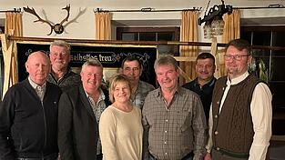 Der Vorstand des Krieger- und Reservistenvereins Attenhofen nach der Neuwahl (v. l.): Martin Gösswein, Thomas Heidingsfelder, Ewald Aigner, Anita Zieglmeier, Anton Spornraft, Anton Zirmer, Dieter Lentner sowie Wahlleiter Konstantin Bauer; auf dem Bild fehlen Anita Eisenhofer und Eduard Riedl. Der Vorstand des Krieger- und Reservistenvereins Attenhofen nach der Neuwahl (v. l.): Martin Gösswein, Thomas Heidingsfelder, Ewald Aigner, Anita Zieglmeier, Anton Spornraft, Anton Zirmer, Dieter Lentner sowie Wahlleiter Konstantin Bauer; auf dem Bild fehlen Anita Eisenhofer und Eduard Riedl.