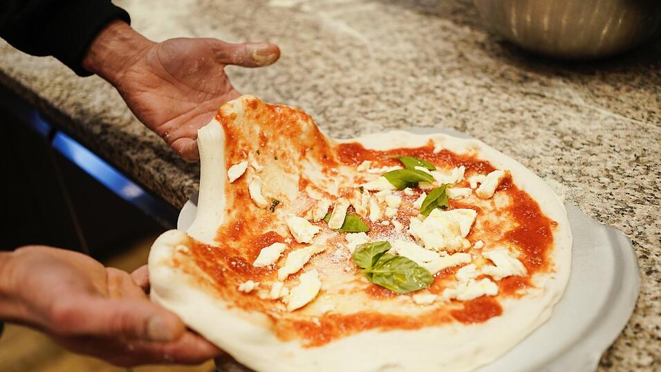Ein Osterhofener will einen Pizzalieferservice auf die Beine stellen und daf&uuml;r sein Wohnzimmer zur Gastrok&uuml;che umbauen. (Symbolbild)