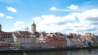 Regensburg ist die am besten erhaltene mittelalterliche Altstadt in Deutschland. Regensburg ist die am besten erhaltene mittelalterliche Altstadt in Deutschland.