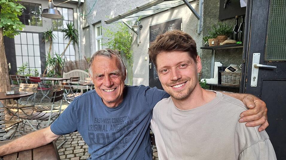 Otto Schober ist stolz auf seinen Sohn Michael, der jetzt die Kneipe führt. Otto Schober ist stolz auf seinen Sohn Michael, der jetzt die Kneipe führt.