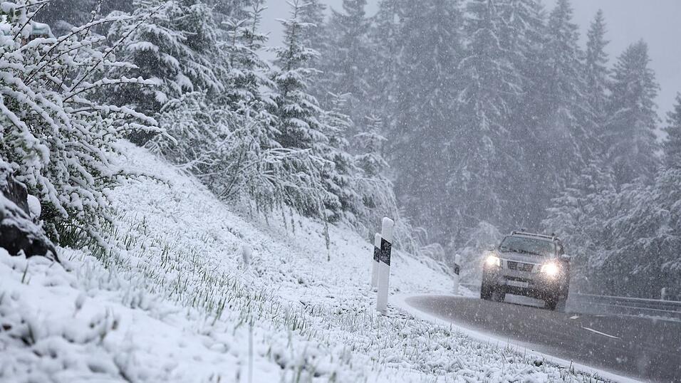 Rund um den Riedbergpass im Allgäu präsentierte sich die Landschaft winterlich weiß. Rund um den Riedbergpass im Allgäu präsentierte sich die Landschaft winterlich weiß.