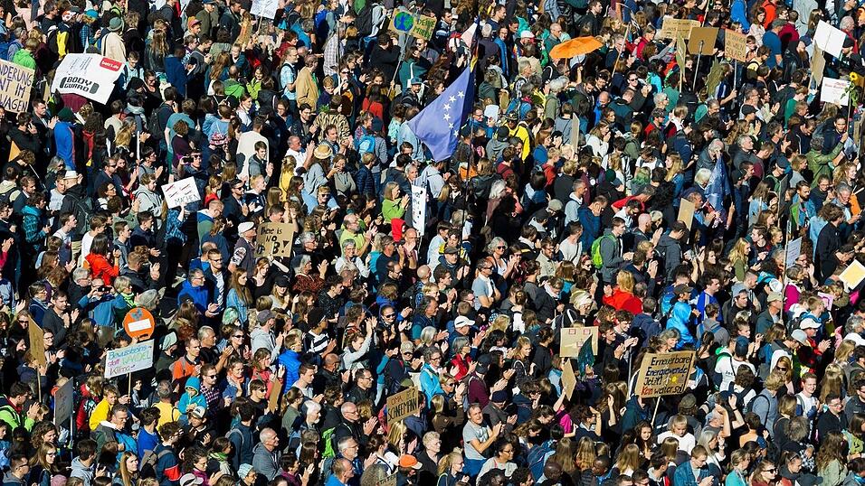 Das gestiegene Bewusstsein junger Menschen f&uuml;r Umweltprobleme und ihre Bereitschaft, Unmut dar&uuml;ber kundzutun, sind zentrale Ergebnisse der Studie.