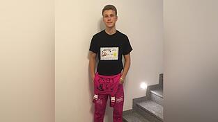 Timo in seiner Abihose.